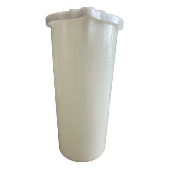 Vintage Tupperware 2 Quart Drink Pitcher With Lid - Picture 4 of 7